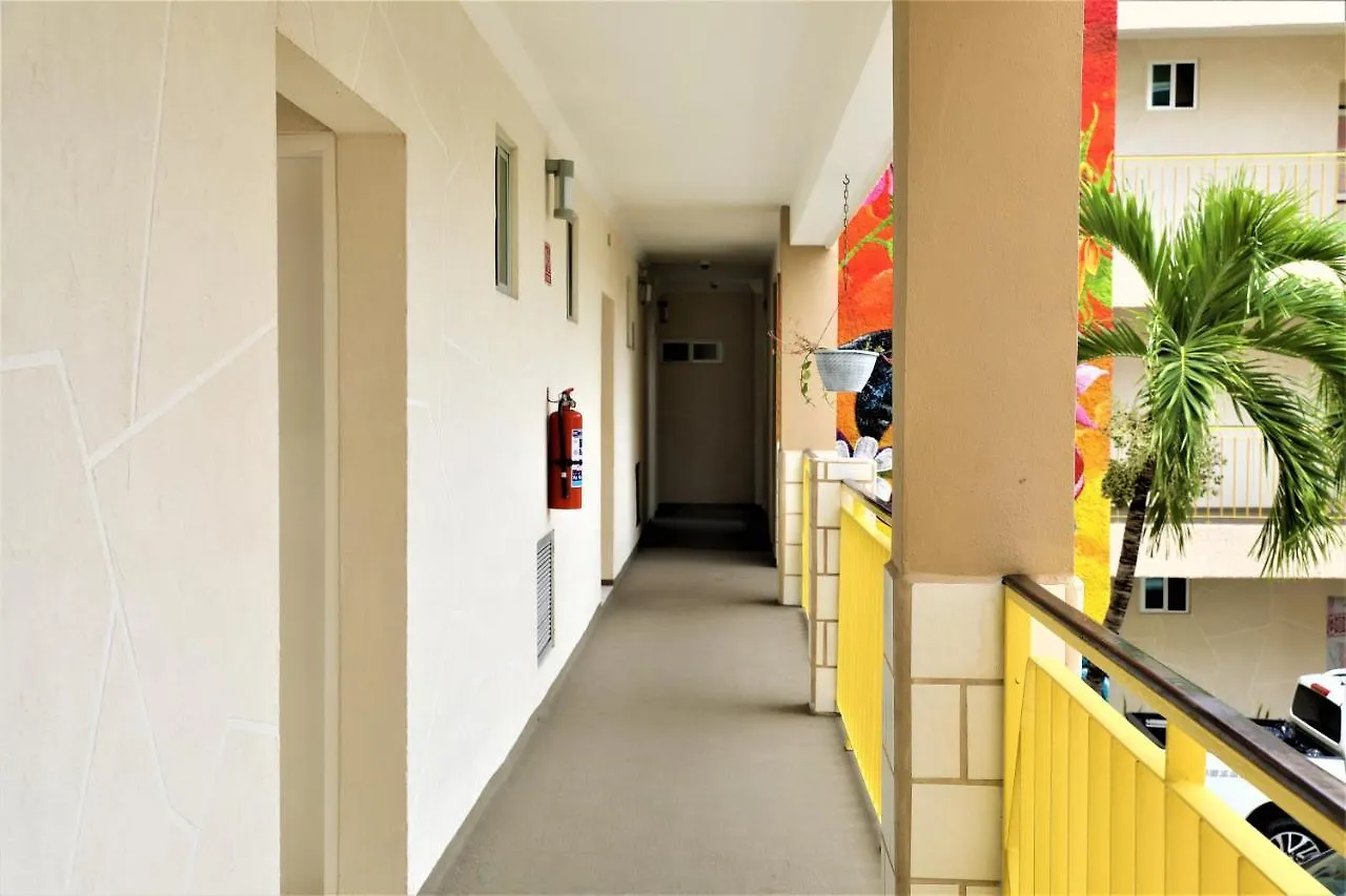 Hotel 12 Bees By Kavia プレヤデルカーメン